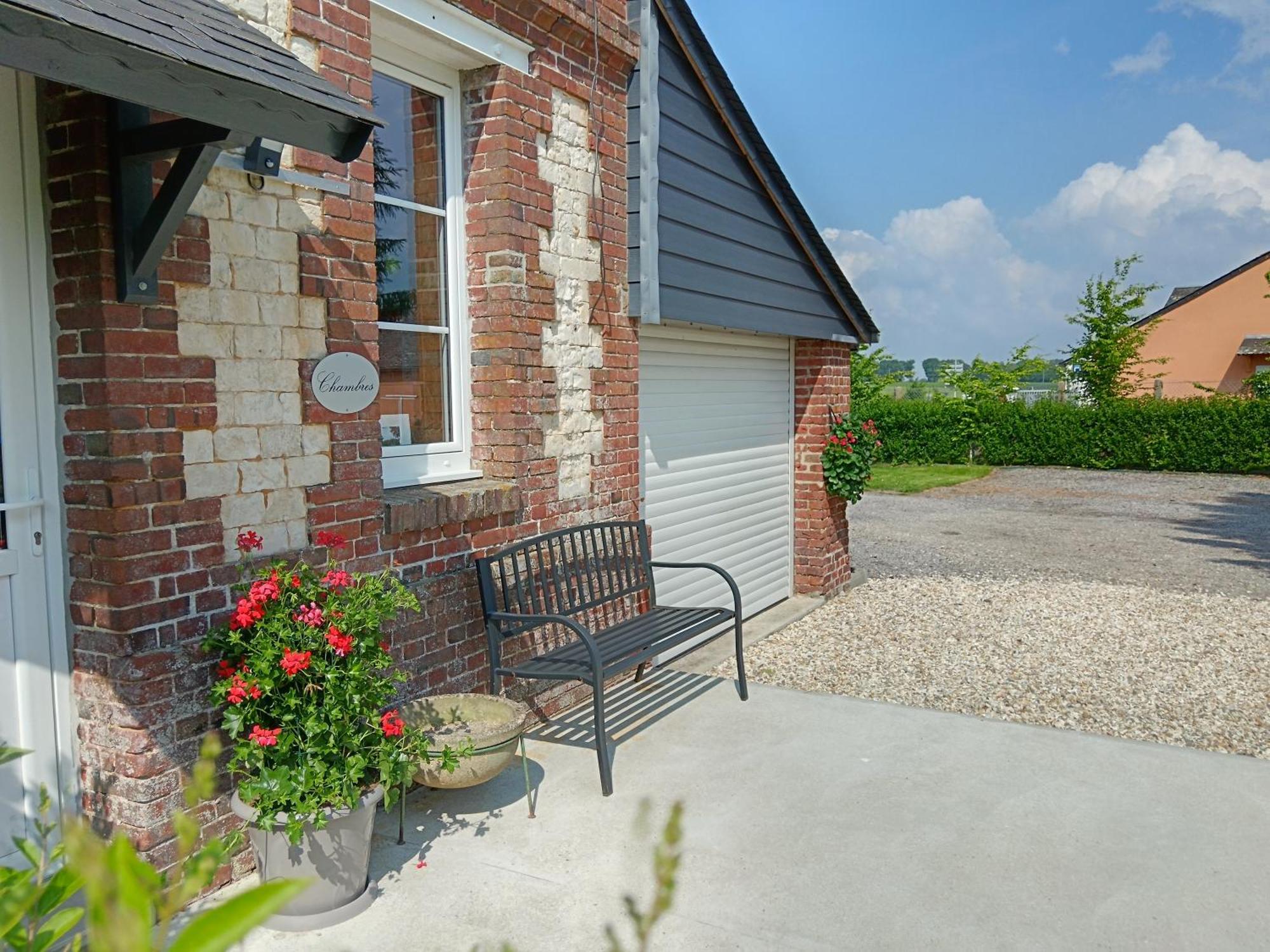L'Ancienne Forge: Charming Bed & Breakfast with Three Unique Rooms Louvetot Exterior photo