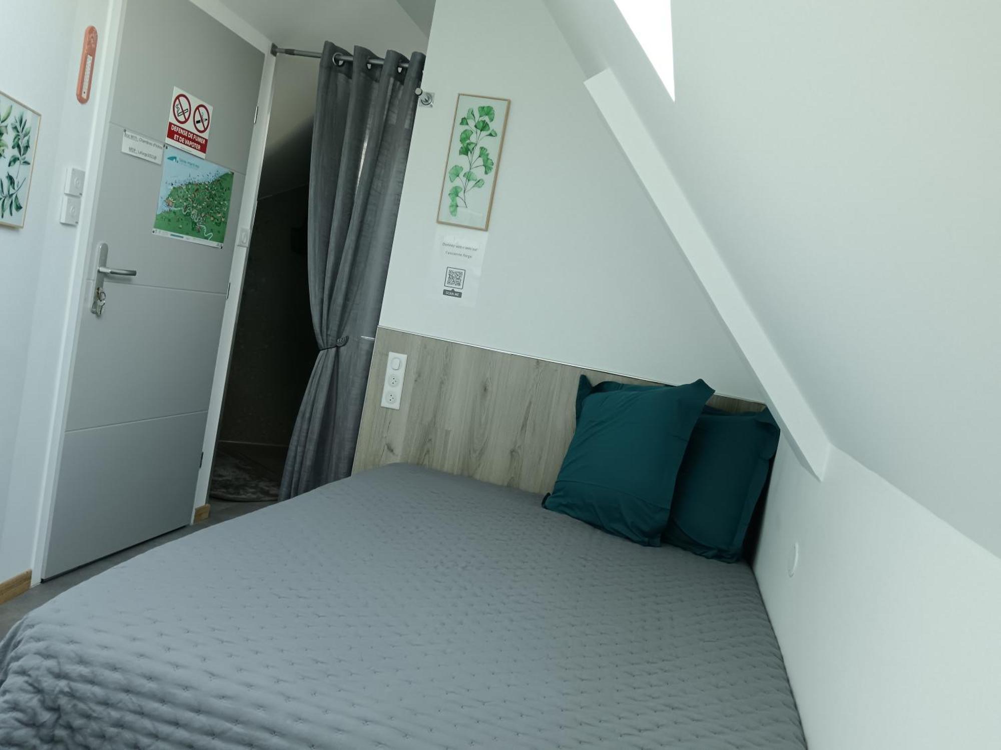 L'Ancienne Forge: Charming Bed & Breakfast with Three Unique Rooms Louvetot Exterior photo