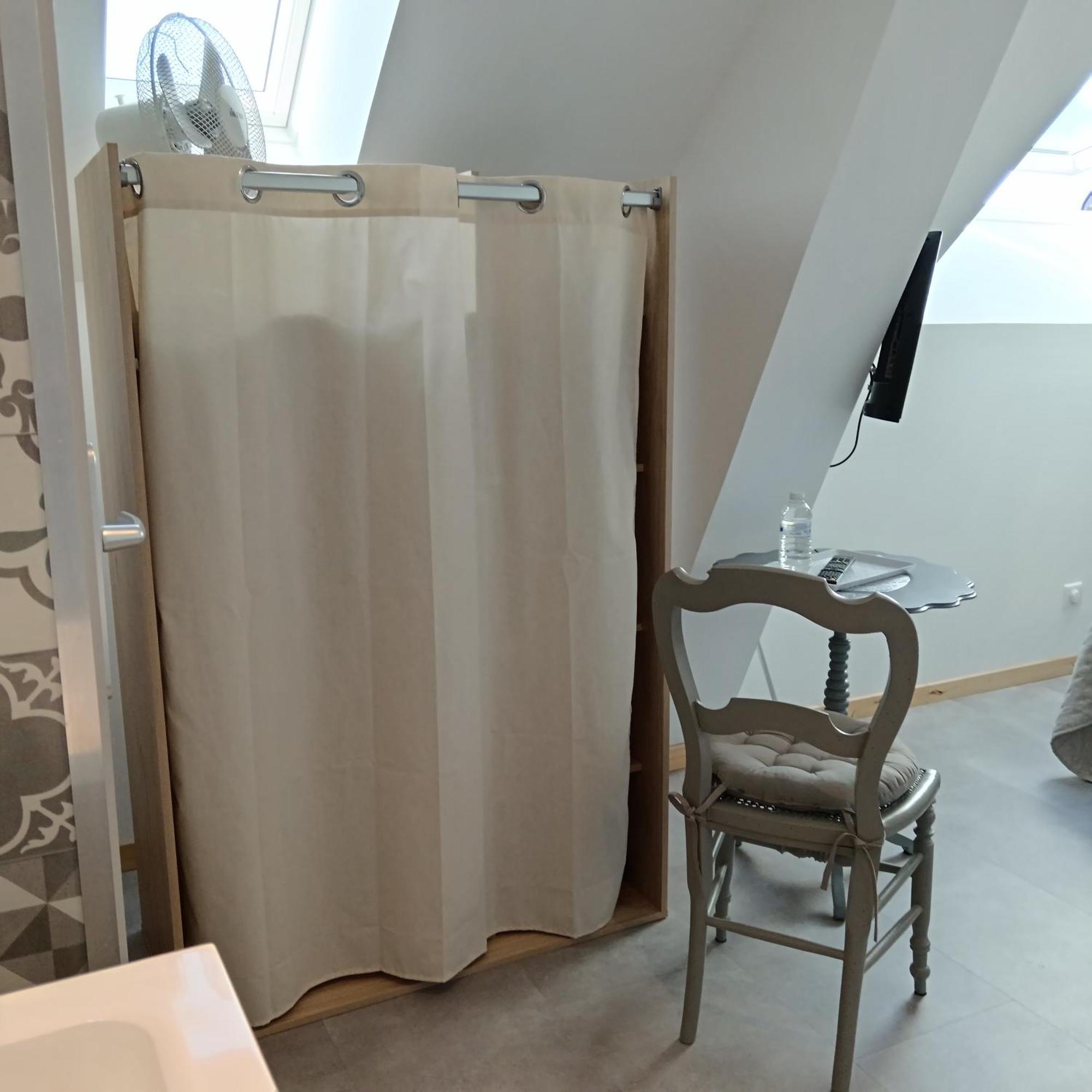 L'Ancienne Forge: Charming Bed & Breakfast with Three Unique Rooms Louvetot Exterior photo