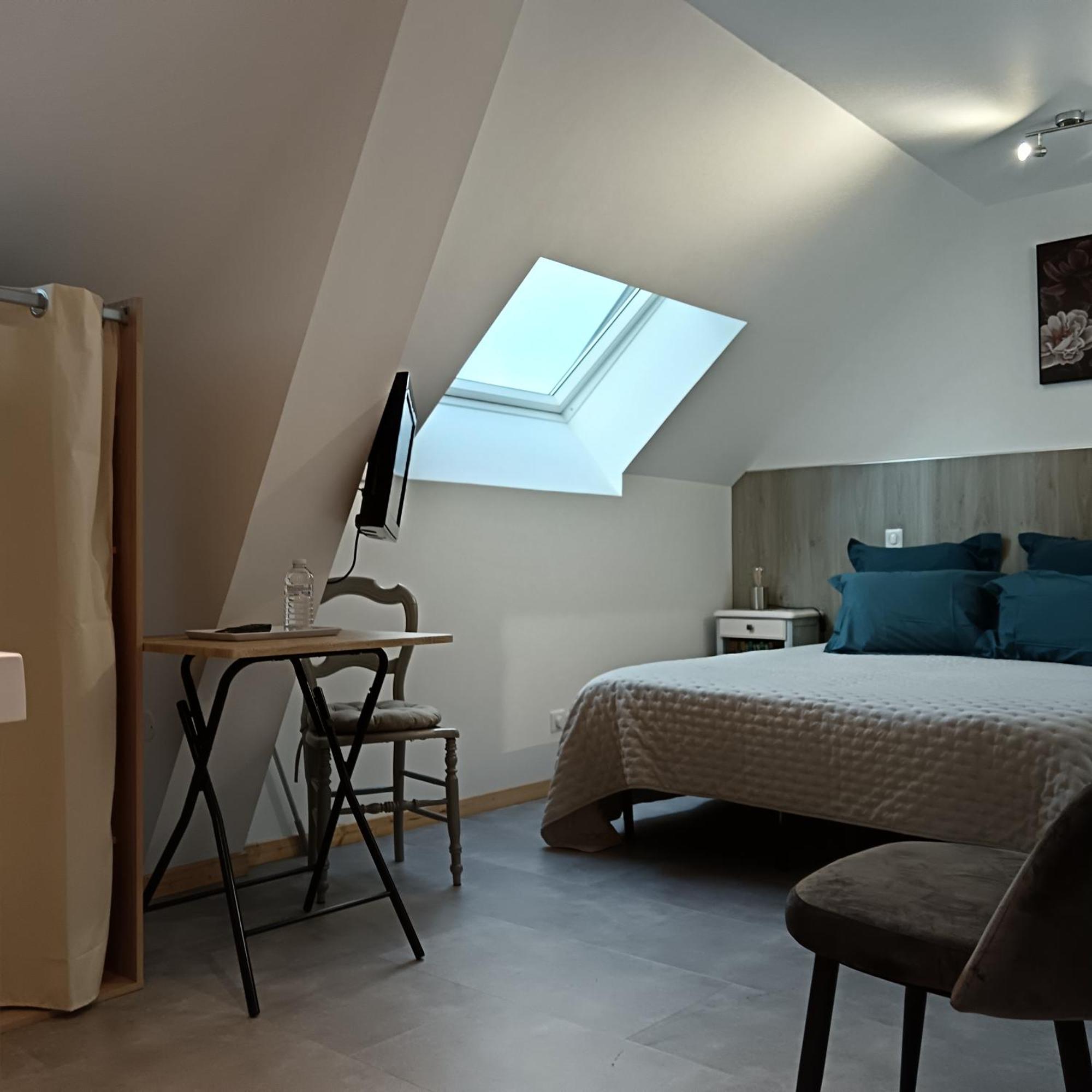 L'Ancienne Forge: Charming Bed & Breakfast with Three Unique Rooms Louvetot Exterior photo